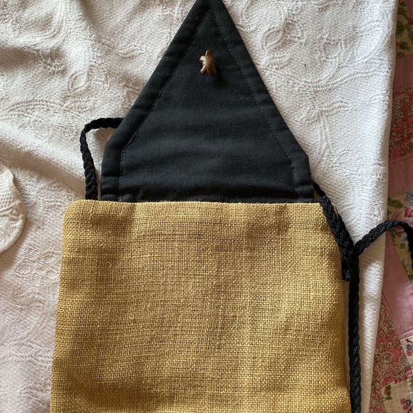 NWOT Clutch Crossbody 46” Braided Strap Burlap and Black Denim Bag Turtle Button - Picture 6 of 16